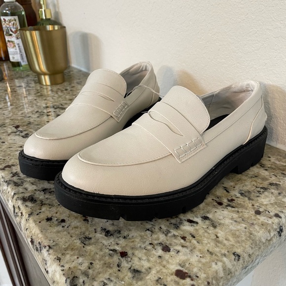 A New Day Paris Platform Loafers - Picture 7 of 7